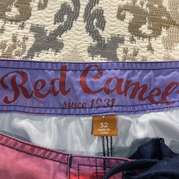 Red Camel swim trunks size 32 - Picture 5 of 5